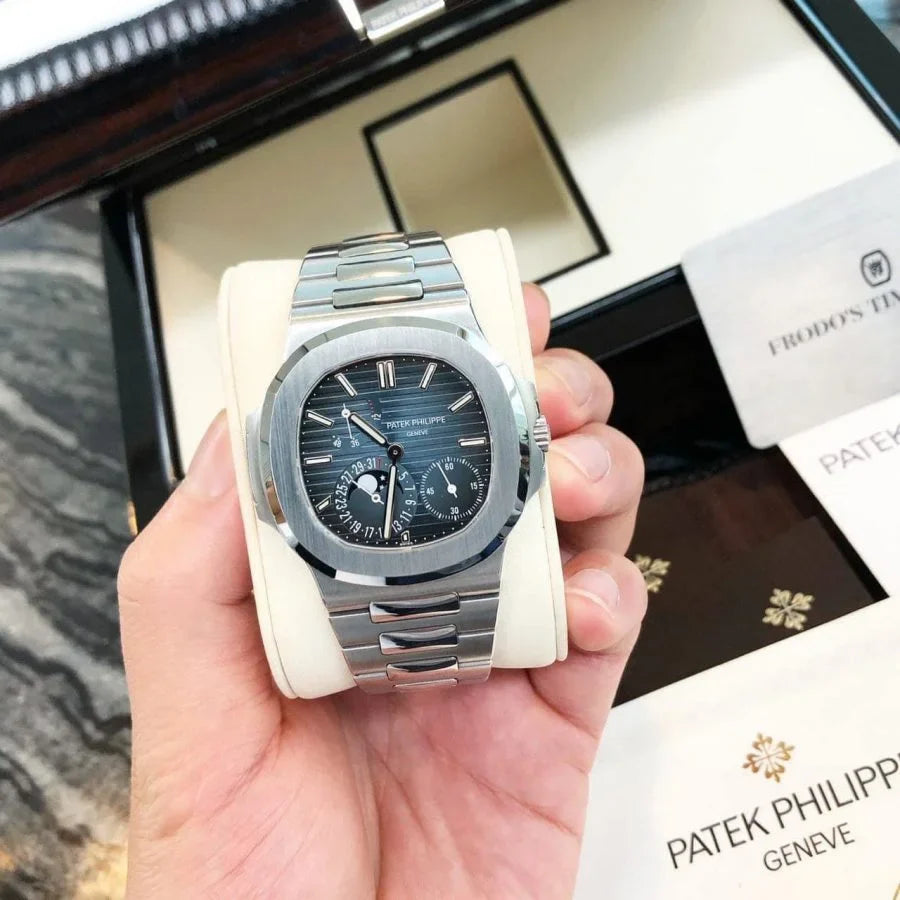 PATEK PHILIPPE Nautilus -