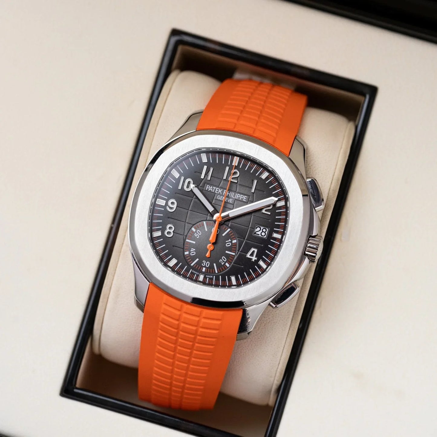 Patek Philippe - AQUANAUT Orange